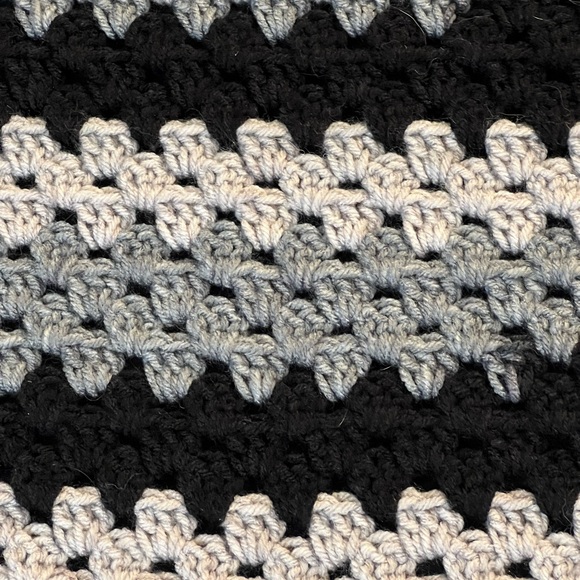 Black and Gray Crochet Blanket - Picture 4 of 4